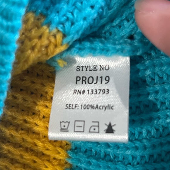 POL Sweater - Picture 4 of 7